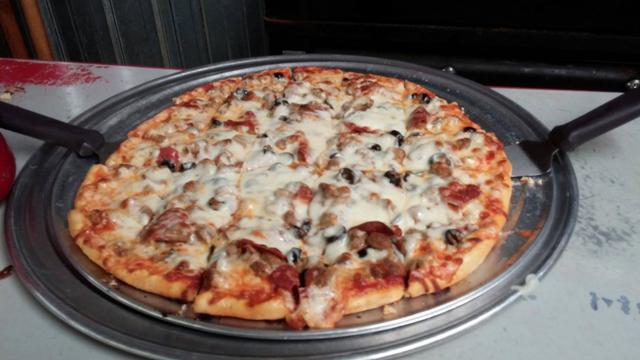 Big Mama pizza.jpg